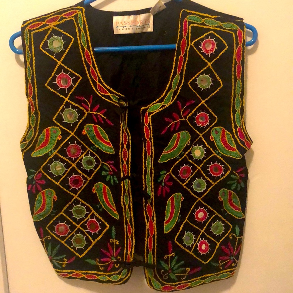 Embroidered black cotton vest with birds and tiny mirrors
